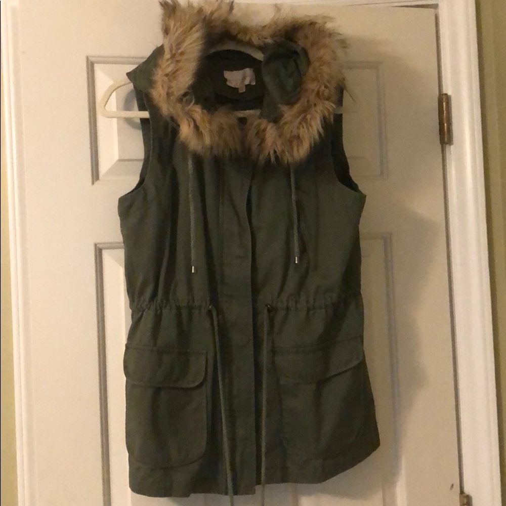 NWT Under Skies Green Vest with Removable Fur Hood